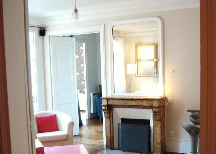 ホームステイ Plein Centre パリ